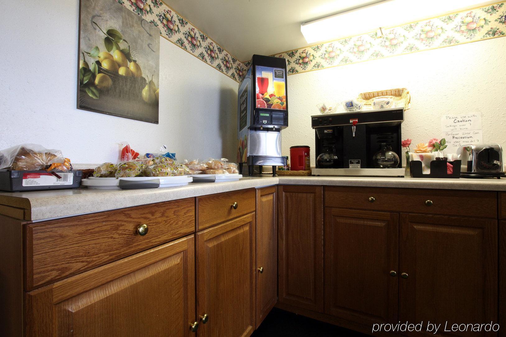 Americas Best Value Inn Macomb Restaurant foto